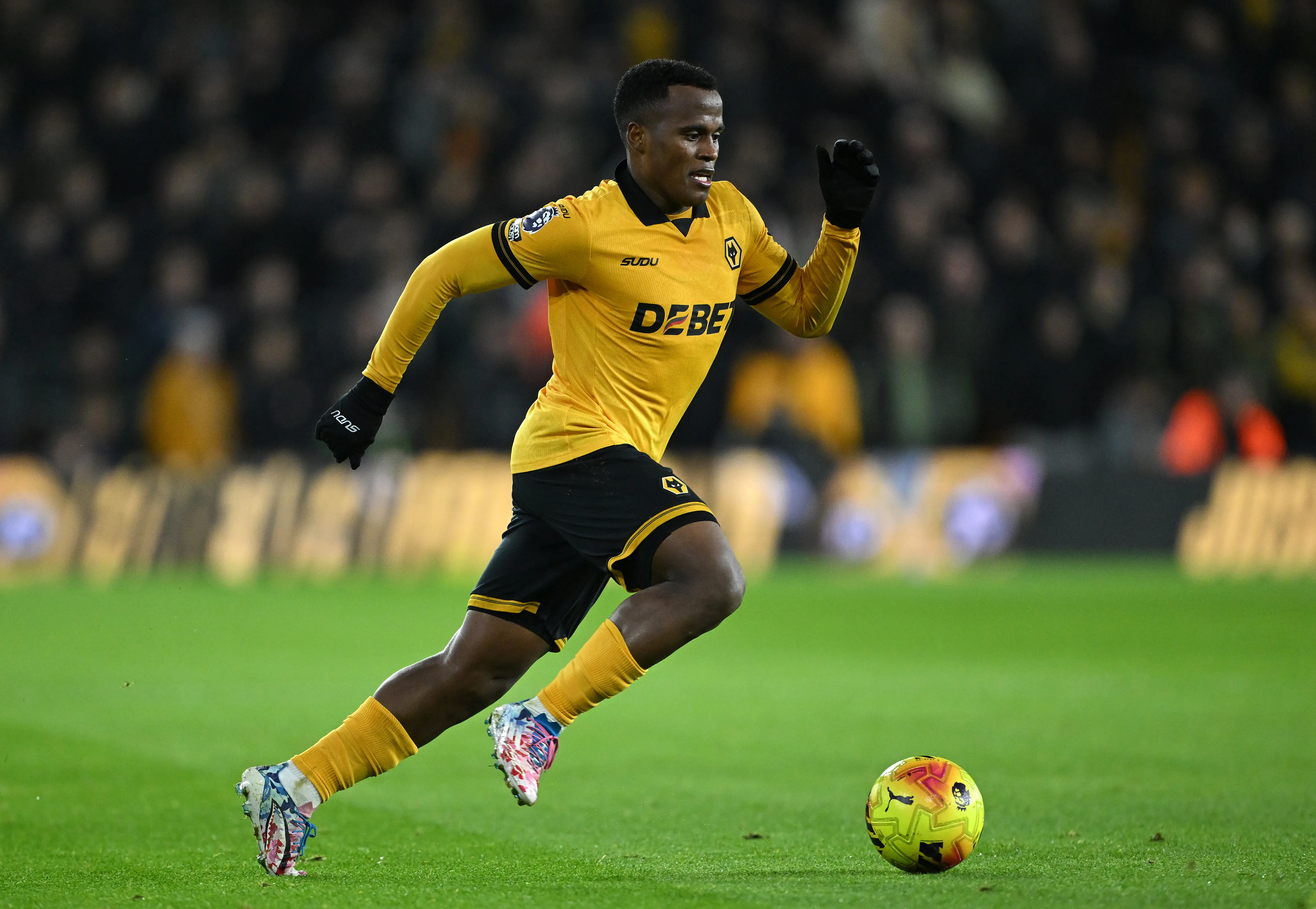 Jhon Arias se quiere quedar en la Premier League. (Foto: GettyImages)