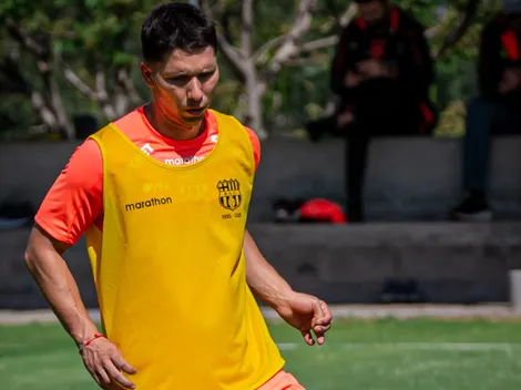 César Farías y su primer once titular con Barcelona