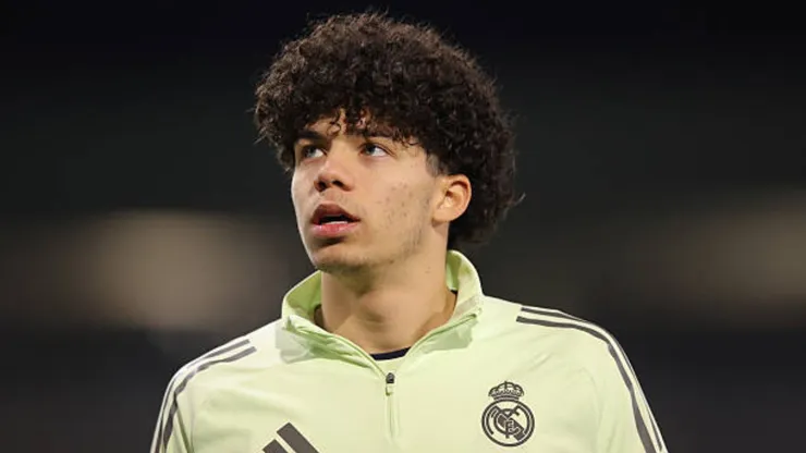 Su padre ganó 5 Champions en Real Madrid y ya firmó su primer contrato con los merengues.