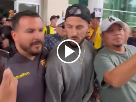 No tenía ni 1 hora en Ecuador y Darío Benedetto ya tuvo un "cruce" con la hinchada de Barcelona SC