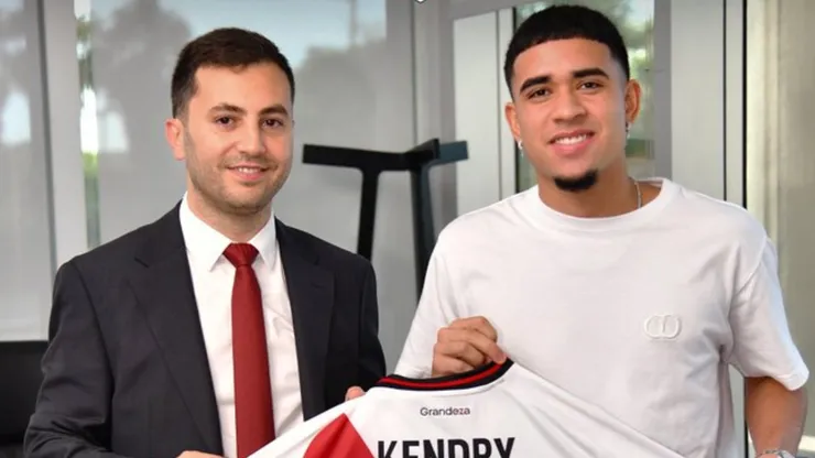 Kendry Páez fue presentado en River Plate