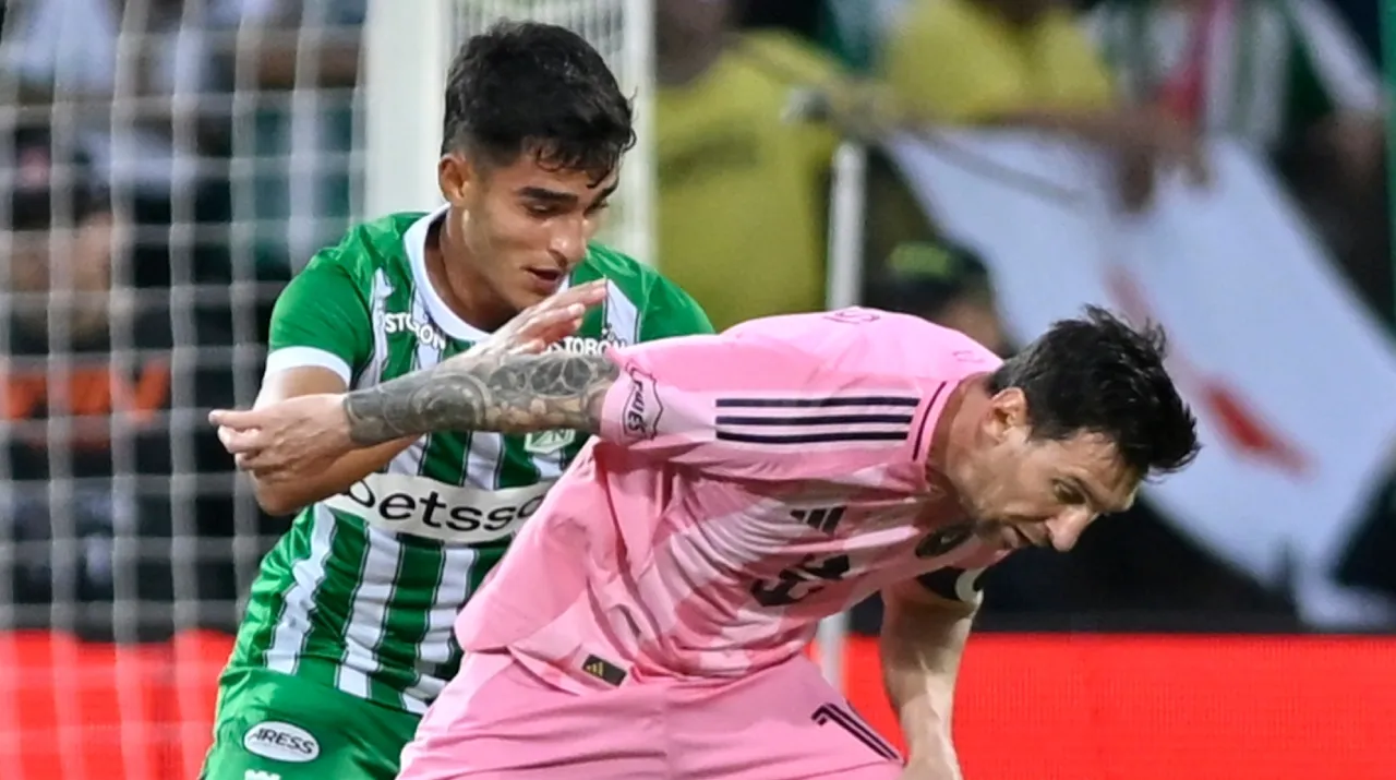 Juan Rengifo y Lionel Messi en Nacional vs Inter Miami. (Foto: Getty Images)