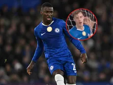 VIDEO | El viral gesto de Moisés Caicedo después de que Cole Palmer fallara un gol debajo del arco