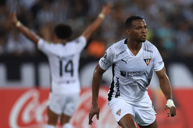 Michael Estrada sí podría dejar Liga de Quito tras llegar en 2024.