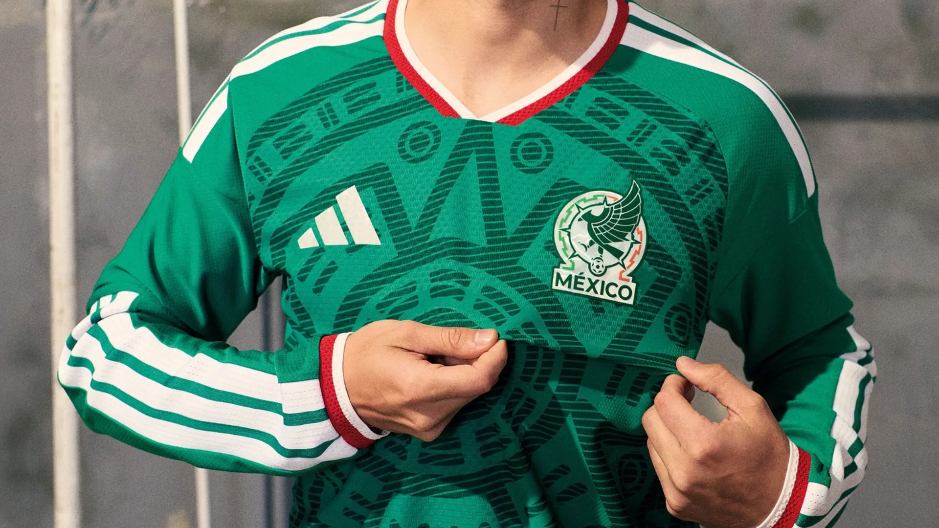 La selección mexicana ya conoce cual será su uniforme principal. (X)