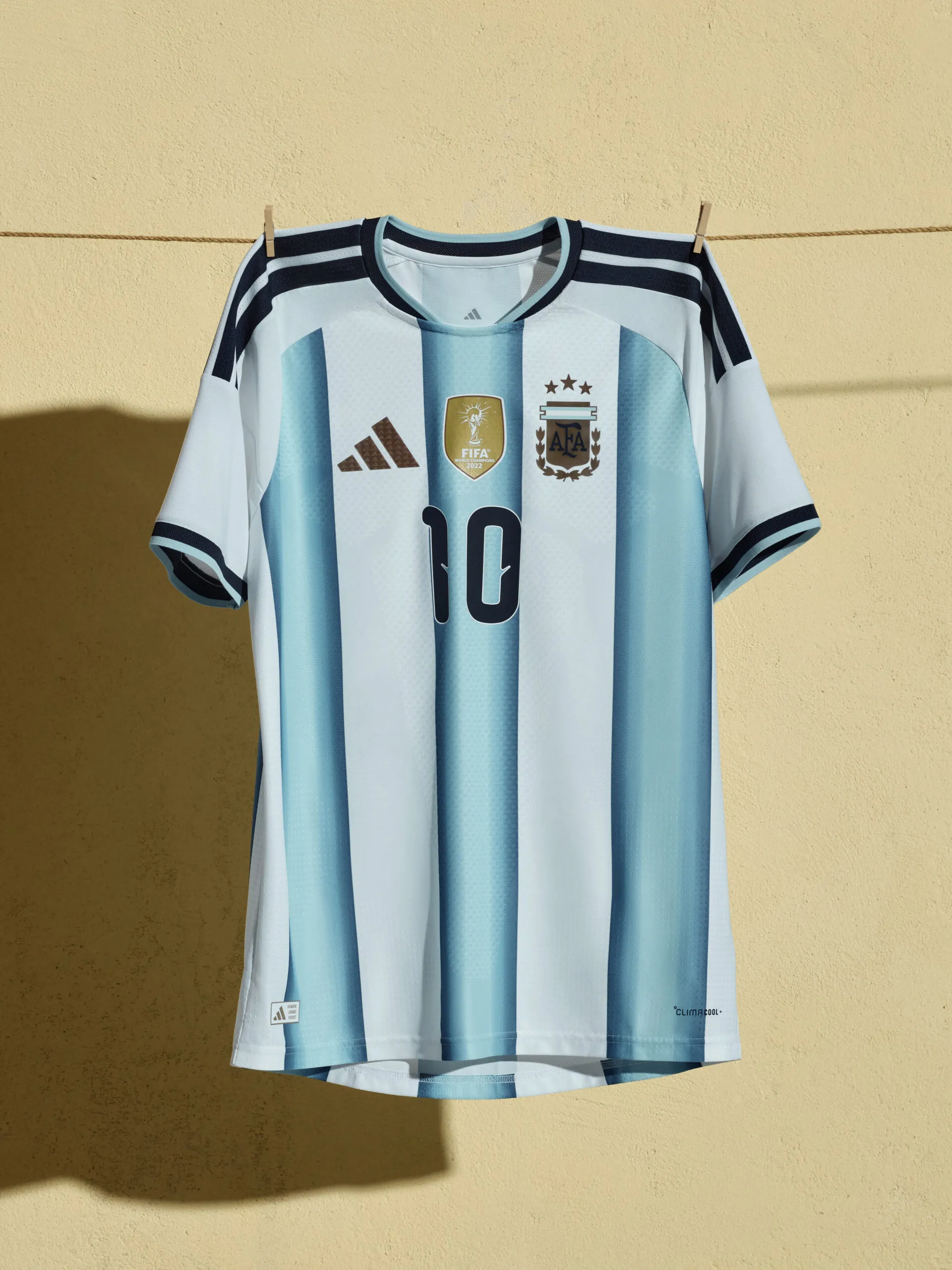 Argentina presentó su camiseta de forma oficial para la nueva Copa del Mundo.
