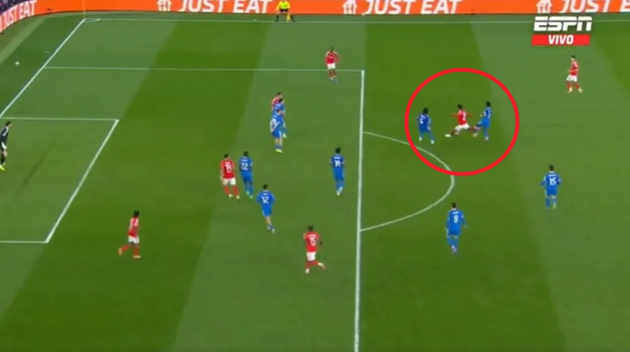 La falta de Vinicius Jr. contra Richard Ríos. (Foto: ESPN)