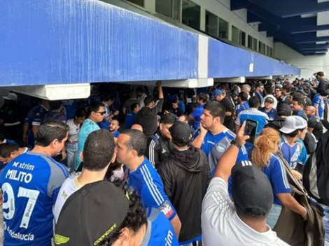 Contra lluvia y contra polémicas: La hinchada no falló y Emelec tiene nuevo presidente