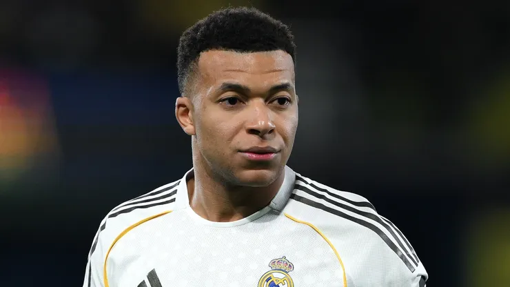 Francia, preocupada por Mbappé a meses del Mundial.