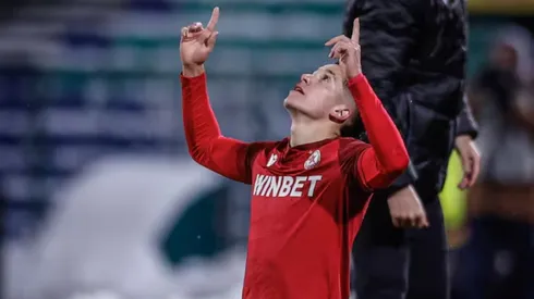 El colombiano que se acerca al premio Puskas por su golazo en Bulgaría.