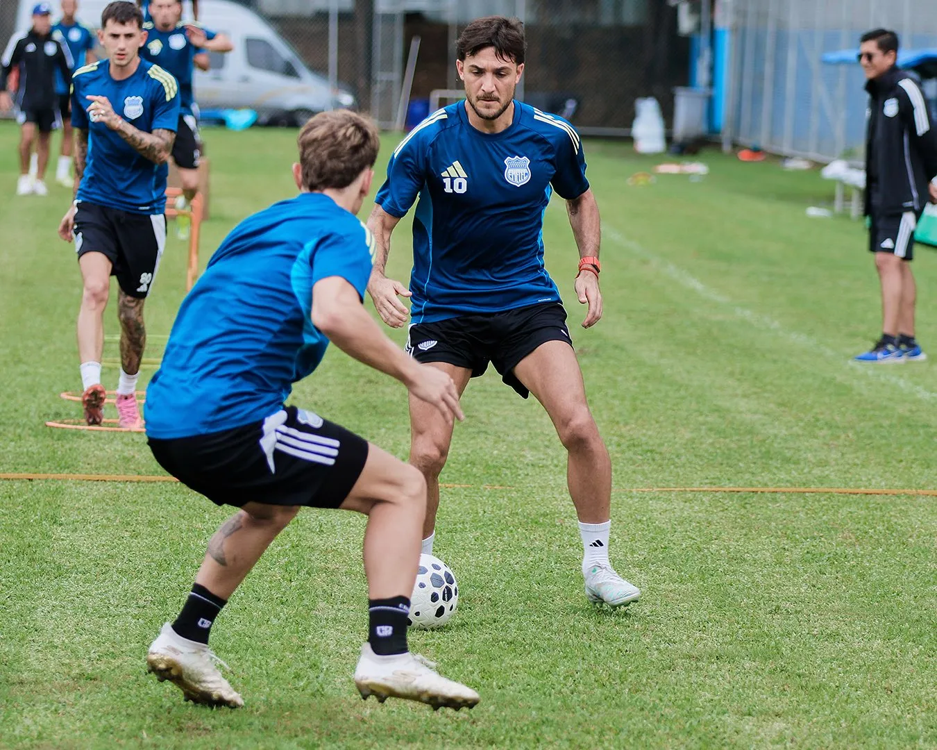 Pizzini entrena con la 10 en Emelec. (Foto: @CSEmelec)