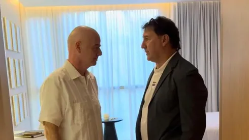Gianni Infantino y Néstor Lorenzo hablando en Barranquilla.