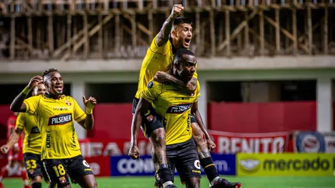 ¡Remontada! Barcelona sufre pero ganó y avanza por penales vs. Argentinos Juniors Foto: Barcelona