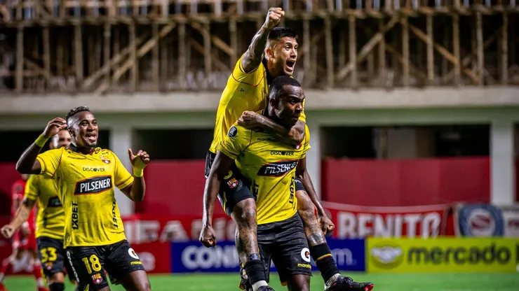 ¡Remontada! Barcelona sufre pero ganó y avanza por penales vs. Argentinos Juniors Foto: Barcelona