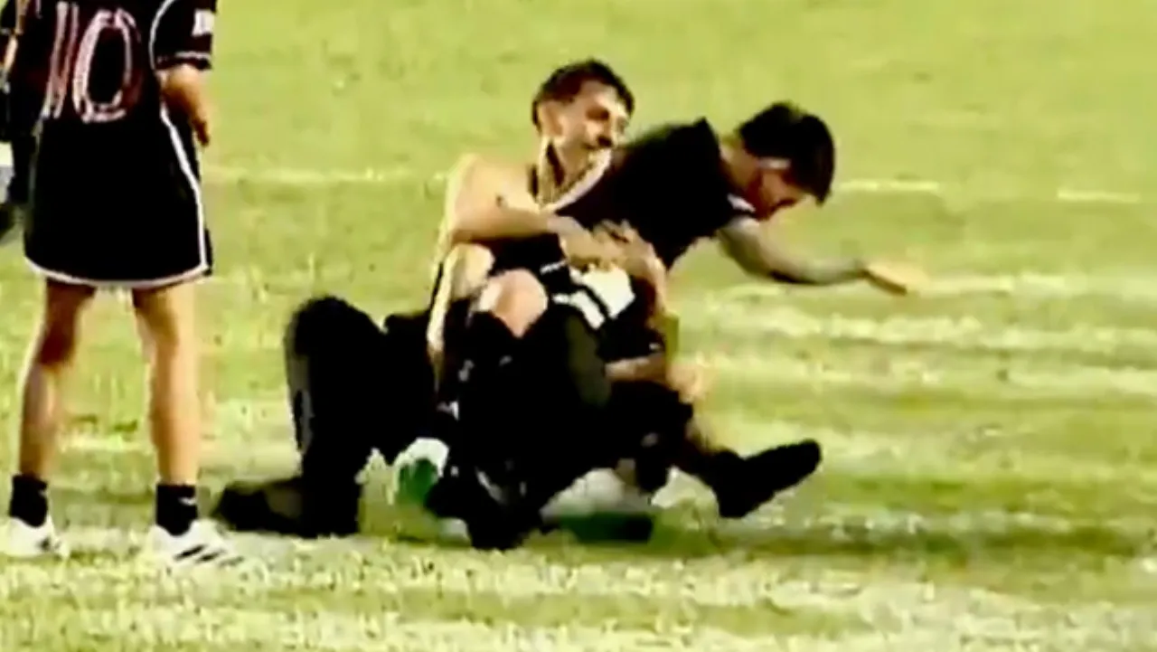 La caída de Messi en Puerto Rico. (Foto:  / @ESPNDeportes)