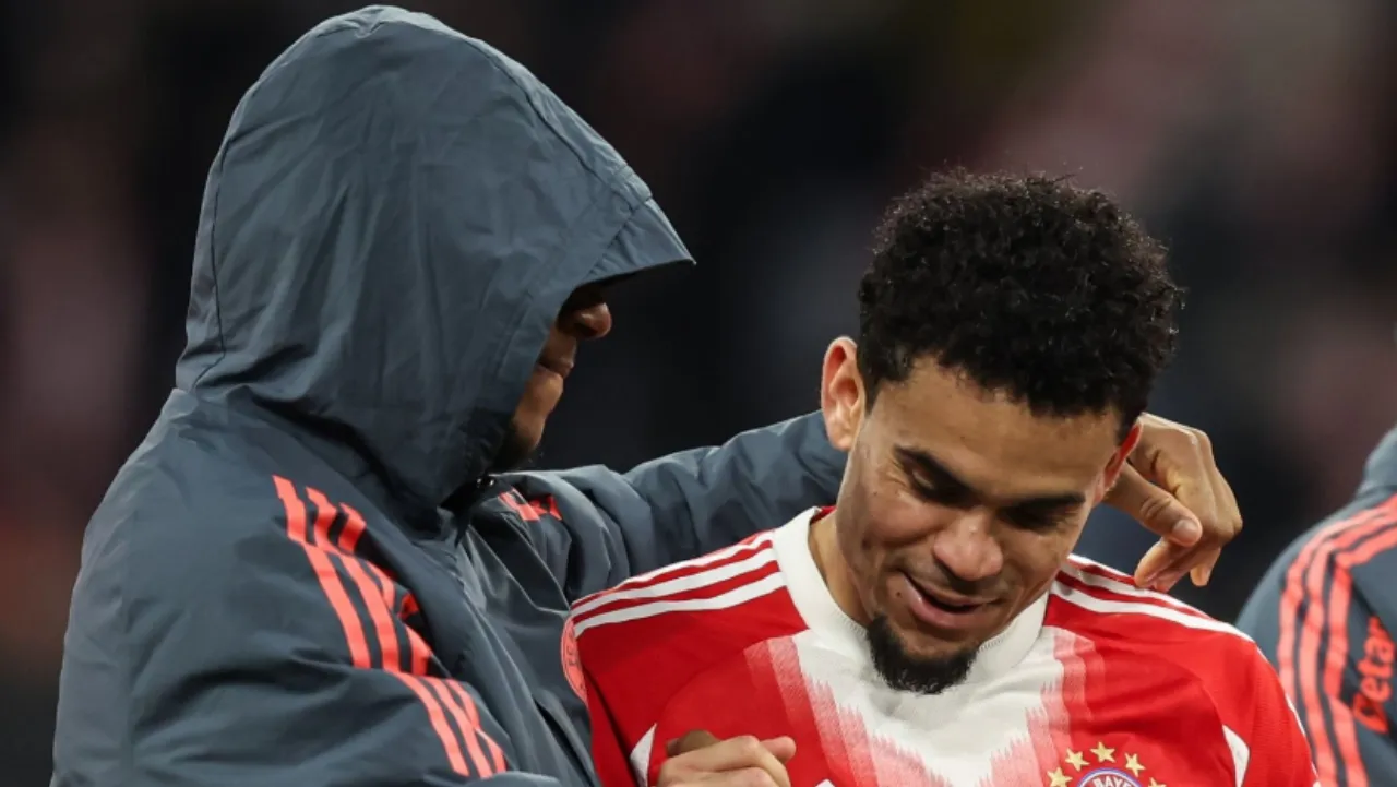 Michael Olise y Luis Diaz celebrando una victoria con Bayern Múnich. (Foto: Getty Images)