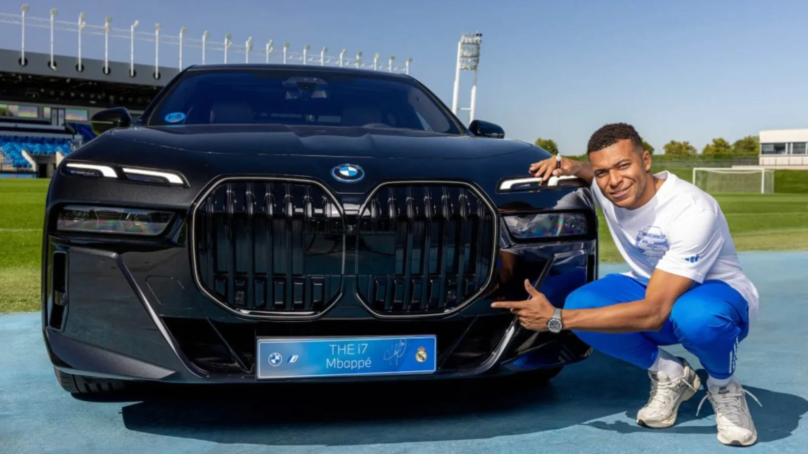 Mbappé espera poder conducir lo antes posible su nuevo BMWi7: TW