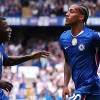 VIDEO | El viral y duro "cruce" entre Joao Pedro y Moisés Caicedo en Chelsea