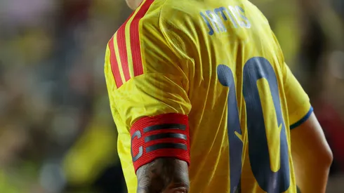 Malos en los clubes, pero figuras en su Selección.