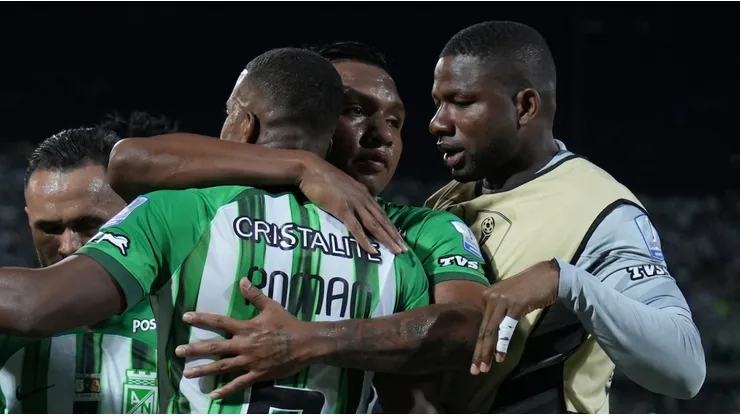 Andrés Román Alfredo Morelos y Harlen Castillo.