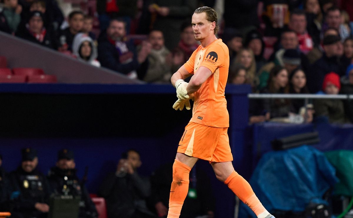 Primer mensaje oficial de Kinsky, portero de Tottenham sustituido a los 17 minutos contra Atlético Madrid