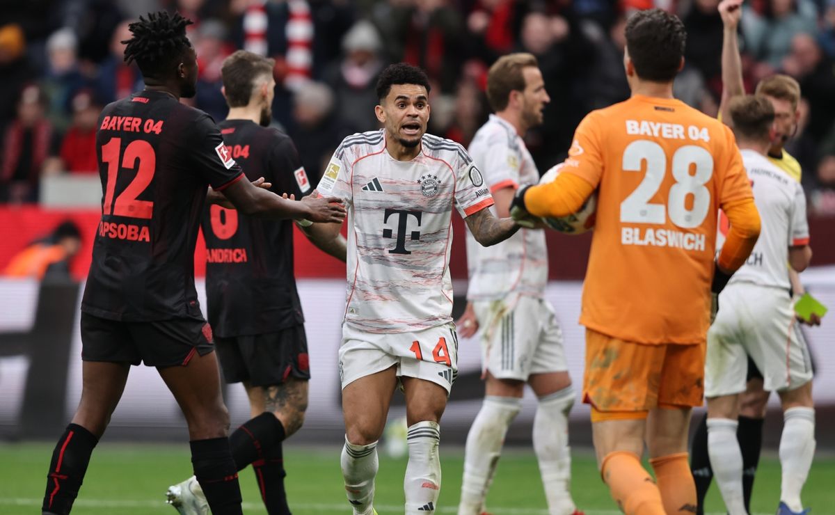 Bayern Múnich denuncia una campaña en su contra tras la expulsión de Luis Díaz