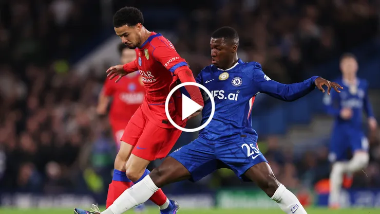 Moisés Caicedo protagoniza una pésima jugada que le costó un gol a Chelsea