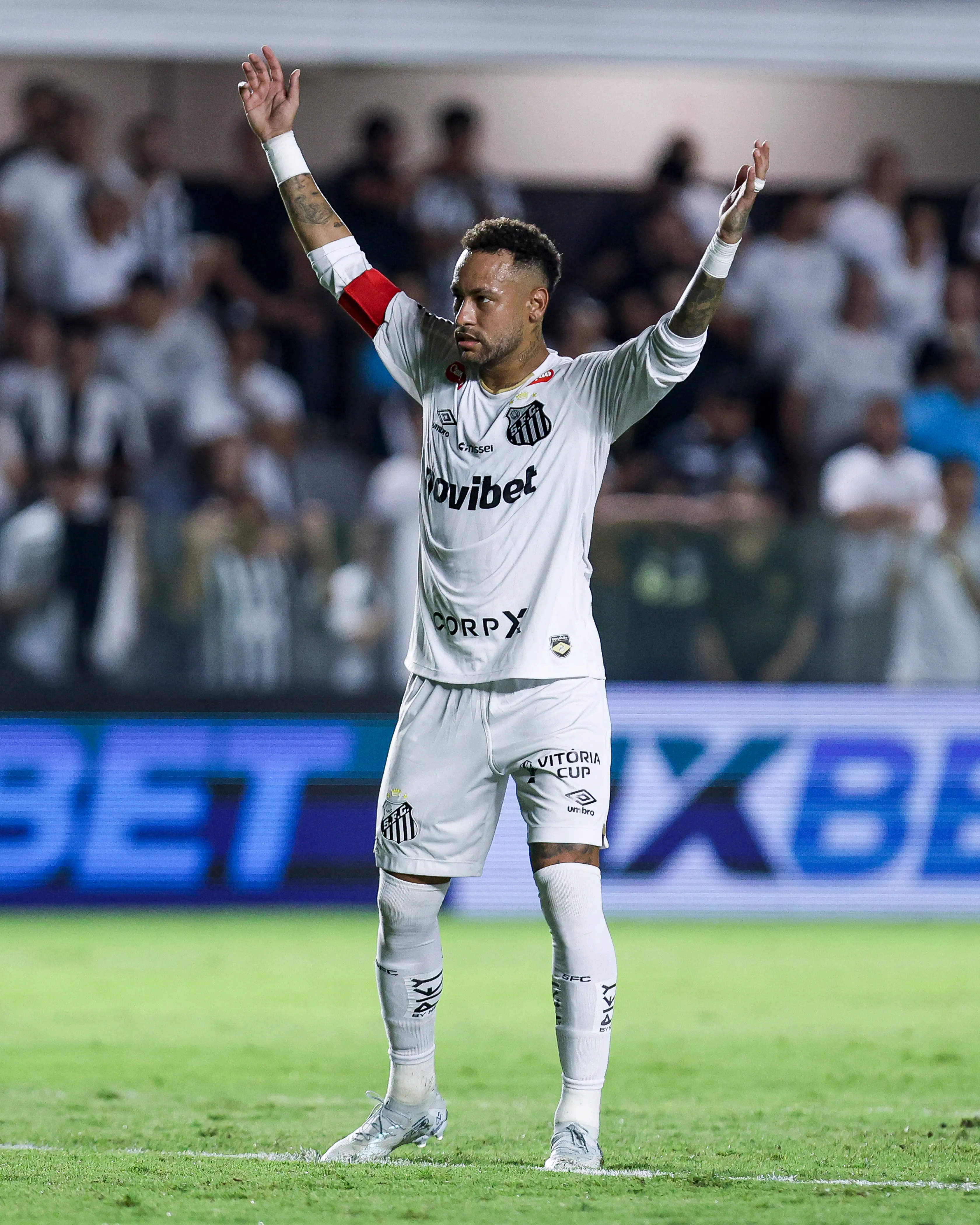 Neymar no viajaría para jugar contra Deportivo Cuenca. (Foto: GettyImages)