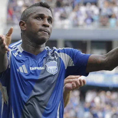 Fue arrestado, estuvo en la cárcel, y Emelec tomó una decisión final con Miller Bolaños