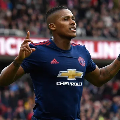 VIDEO | Como en los viejos tiempos: Antonio Valencia asiste en goleada del Manchester United