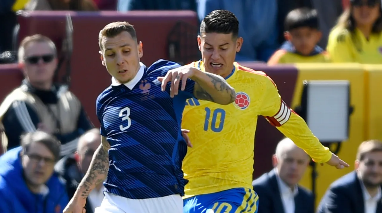 Lucas Digne y James Rodríguez en Francia vs. Colombia