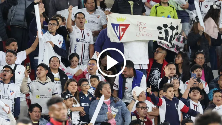 Lamentable pelea entre los hinchas de Liga de Quito