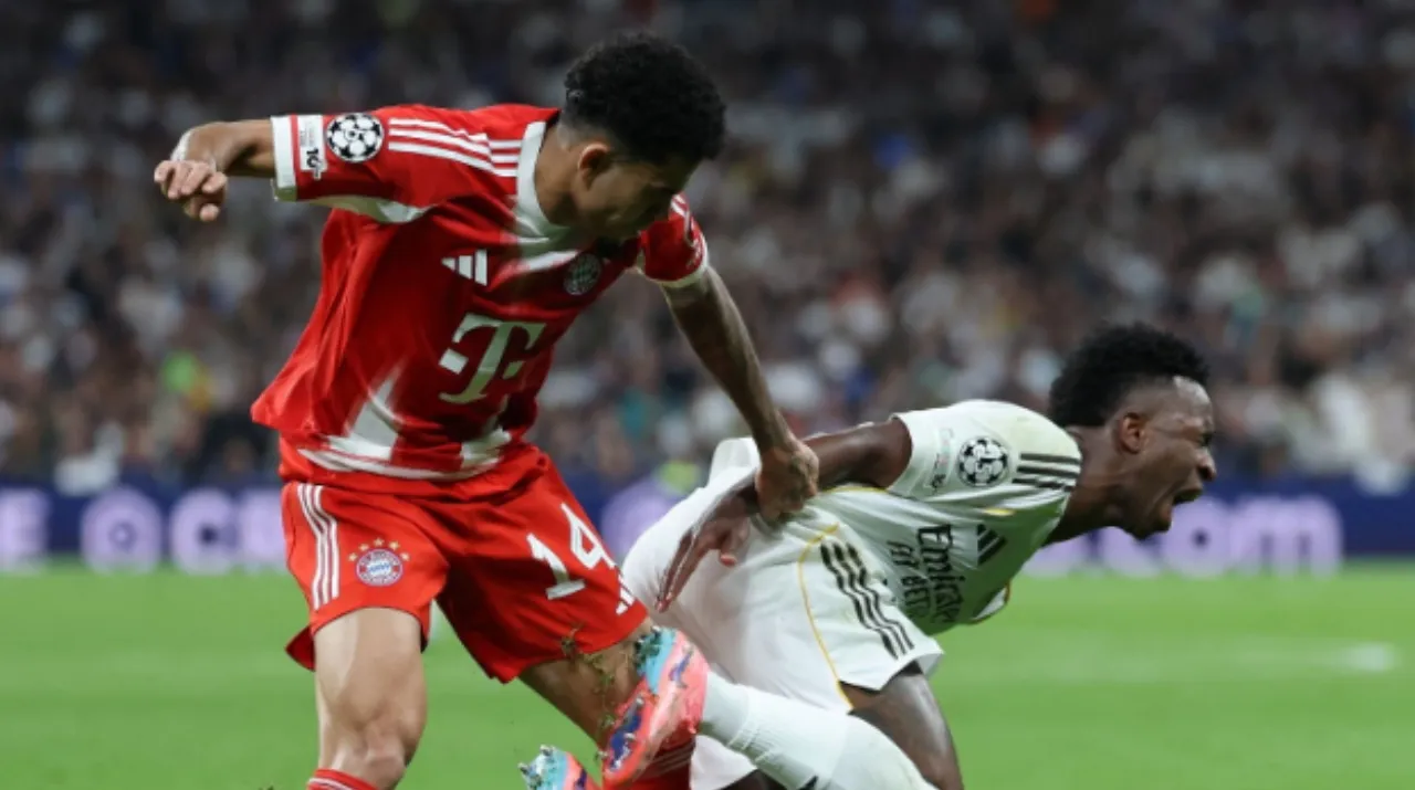 La falta de Luis Díaz a Vinicius Jr en Real Madrid vs. Bayern. (Foto: Getty Images)