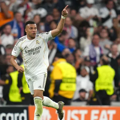 Mbappé iguala a Messi y va por récord de CR7 en Champions