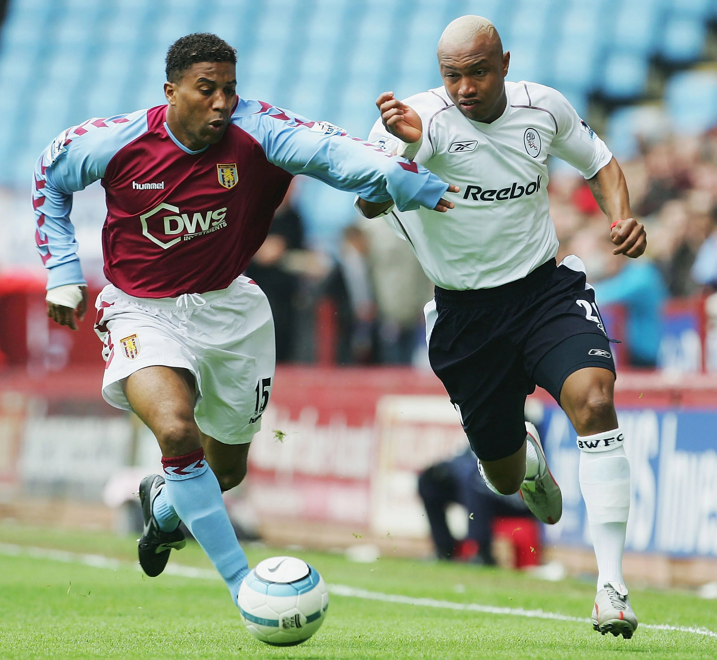 Ulises De la Cruz – Reading.