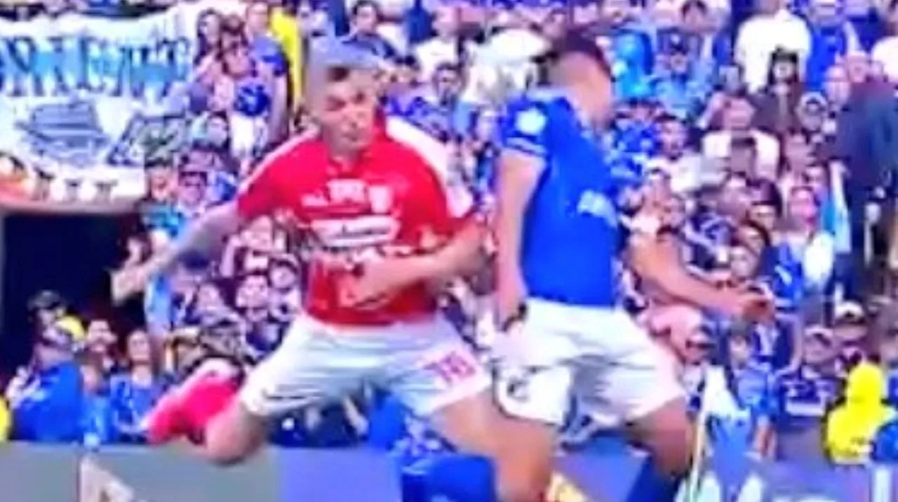 El contacto de Daniel Torres y Falcao en Millonarios vs. Santa Fe. (Foto: captura de pantalla)