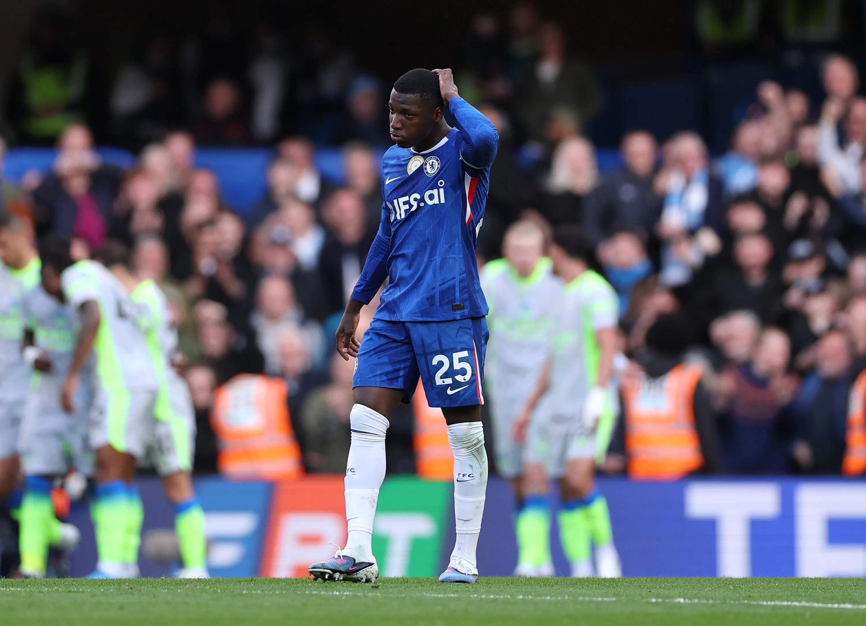 Moisés Caicedo recibió una calificación de 4.5 ante Chelsea. (Foto: GettyImages)