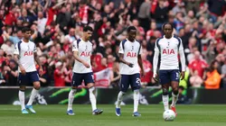 Tottenham lucha por no sumarse a los grandes descensos del siglo.