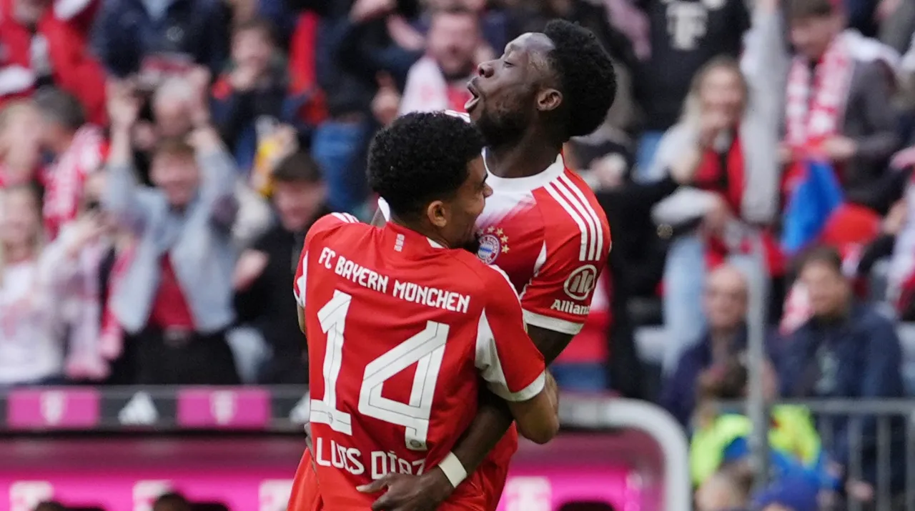 Luis Díaz y Alphonso Davies en Bayern vs. Stuttgart. (Foto: Getty Images)