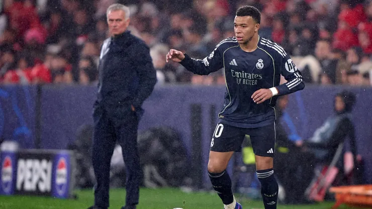 Kylian Mbappé le dio 'Me Gusta' a una publicación en Instagram que exhibe a José Mourinho como posible entrenador del Real Madrid.