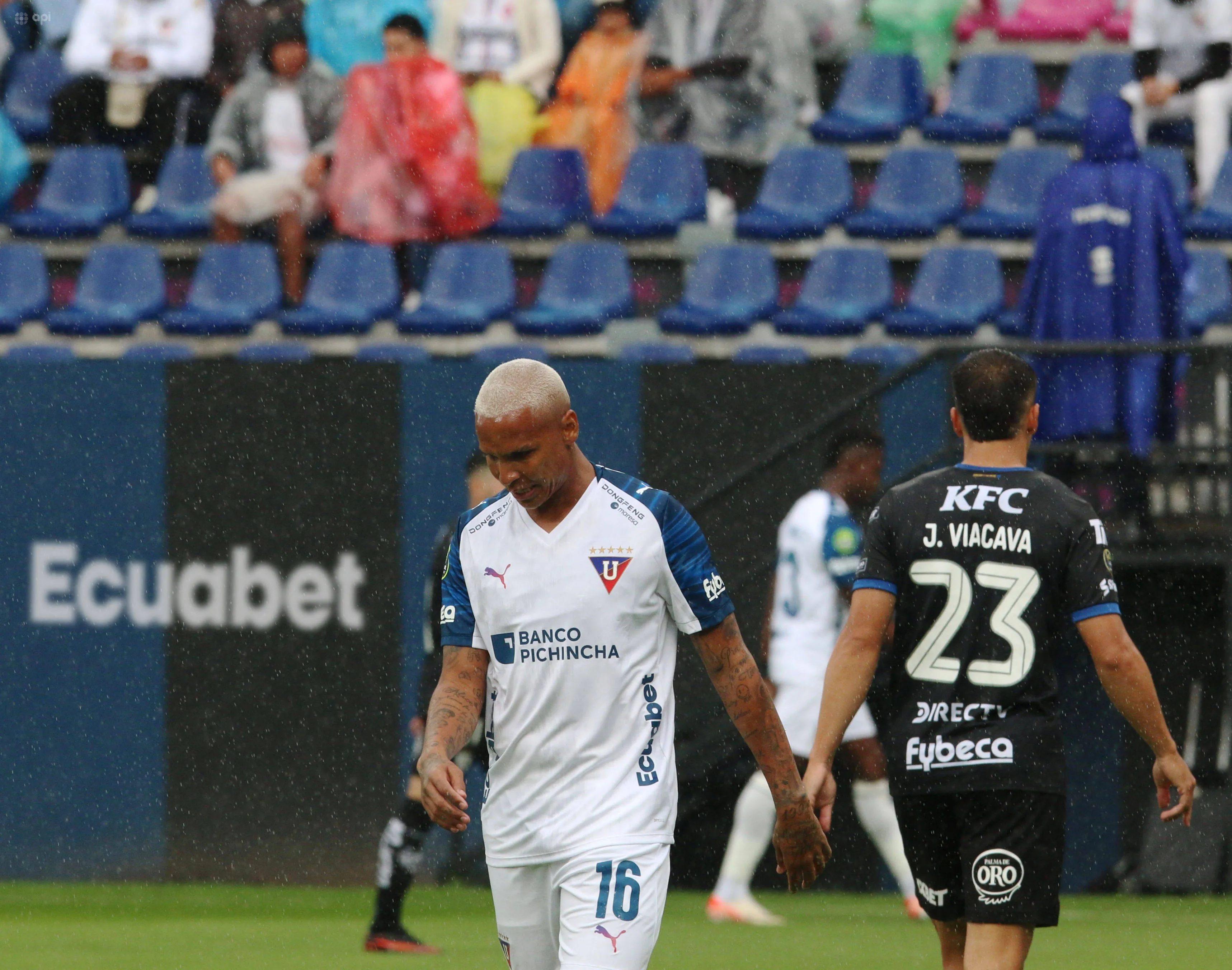 Deyverson llegó como el refuerzo estrella y solo lleva dos goles en Liga.