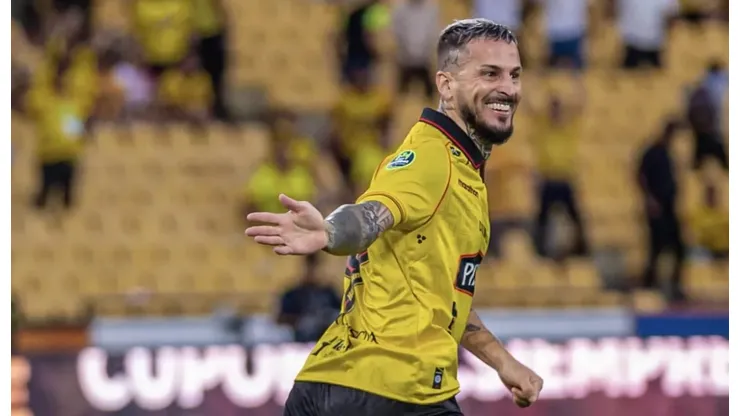 VIDEO | El monumental enojo de Darío Benedetto con los jugadores de Barcelona