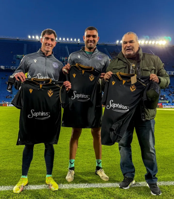 Marchiori y Montero junto a José Luis Chilavert, gloria de Vélez Sarsfield (Foto: Prensa Vélez)