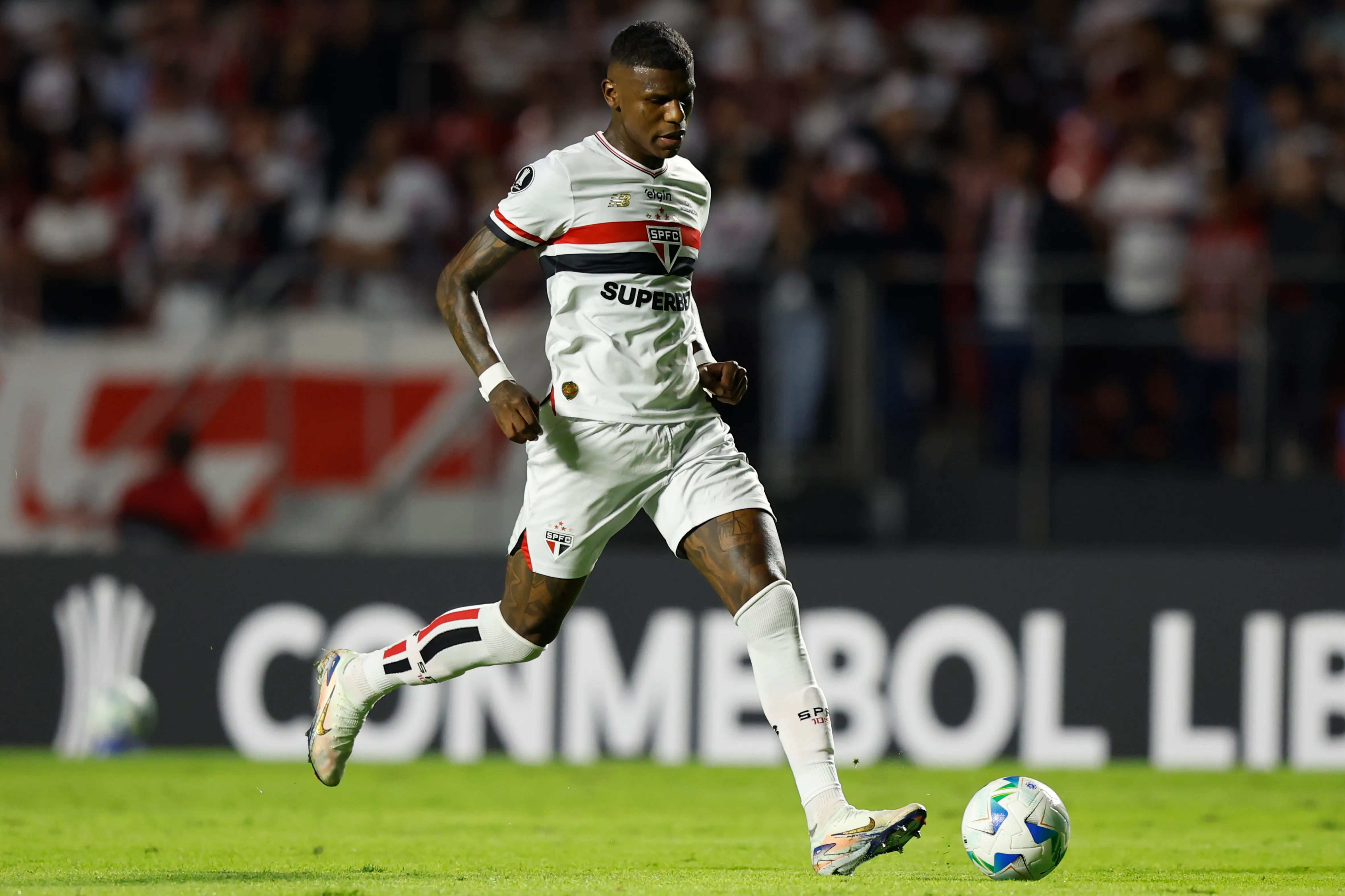 Robert Arboleda volvió a aparecer en Brasil con Sao Paulo. (Foto: GettyImages)