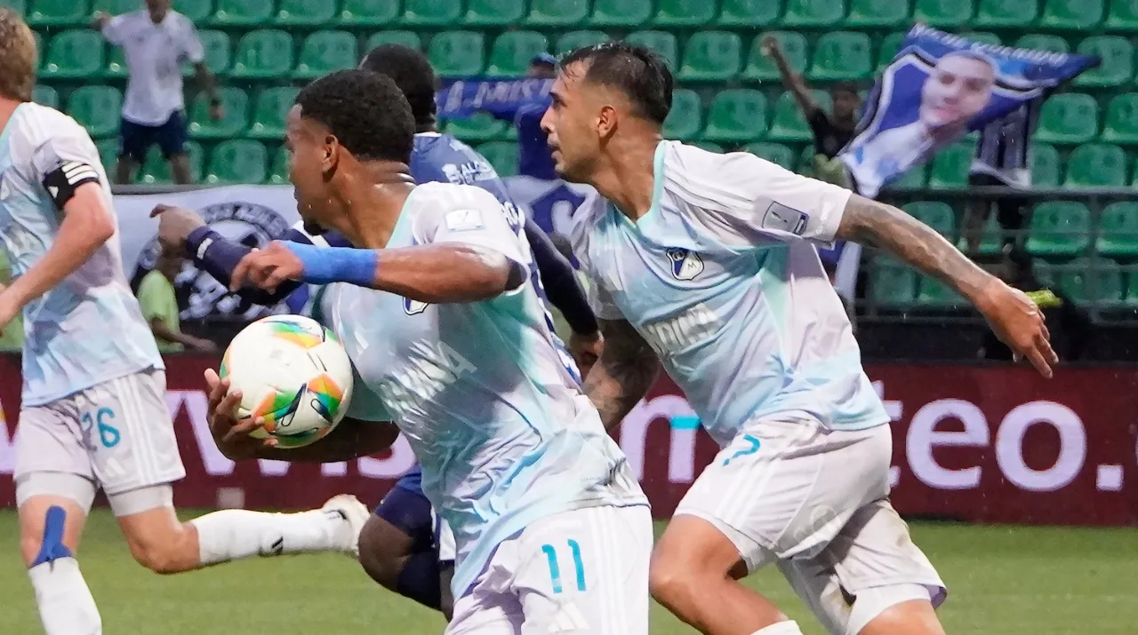 Beckham Castro y Rodrigo Contreras. (Foto: Vizzor Image)