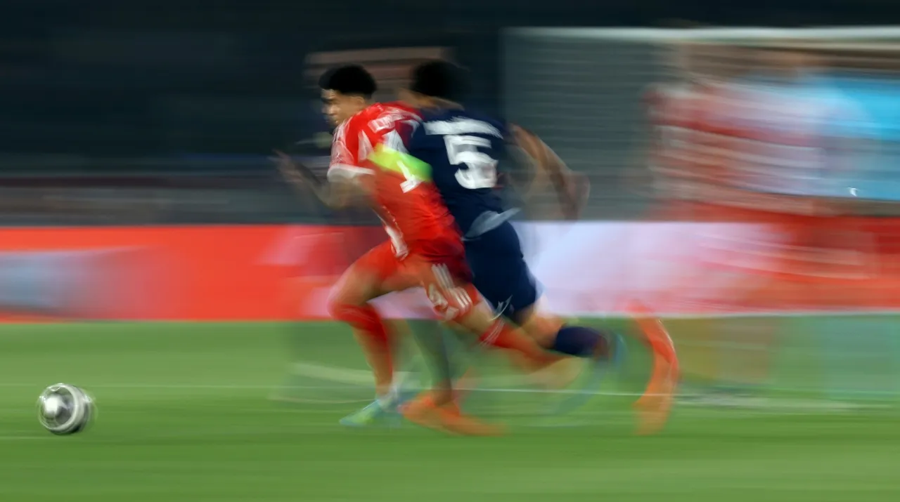 Luis Díaz y Marquinhos en Champions League. (Foto: Getty Images)