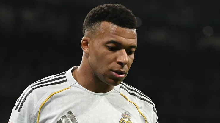 Hinchas del Real Madrid piden la salida de Mbappé en redes sociales.