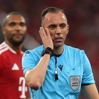 La denuncia contra el árbitro de Bayern vs PSG: “Eso podría explicar”