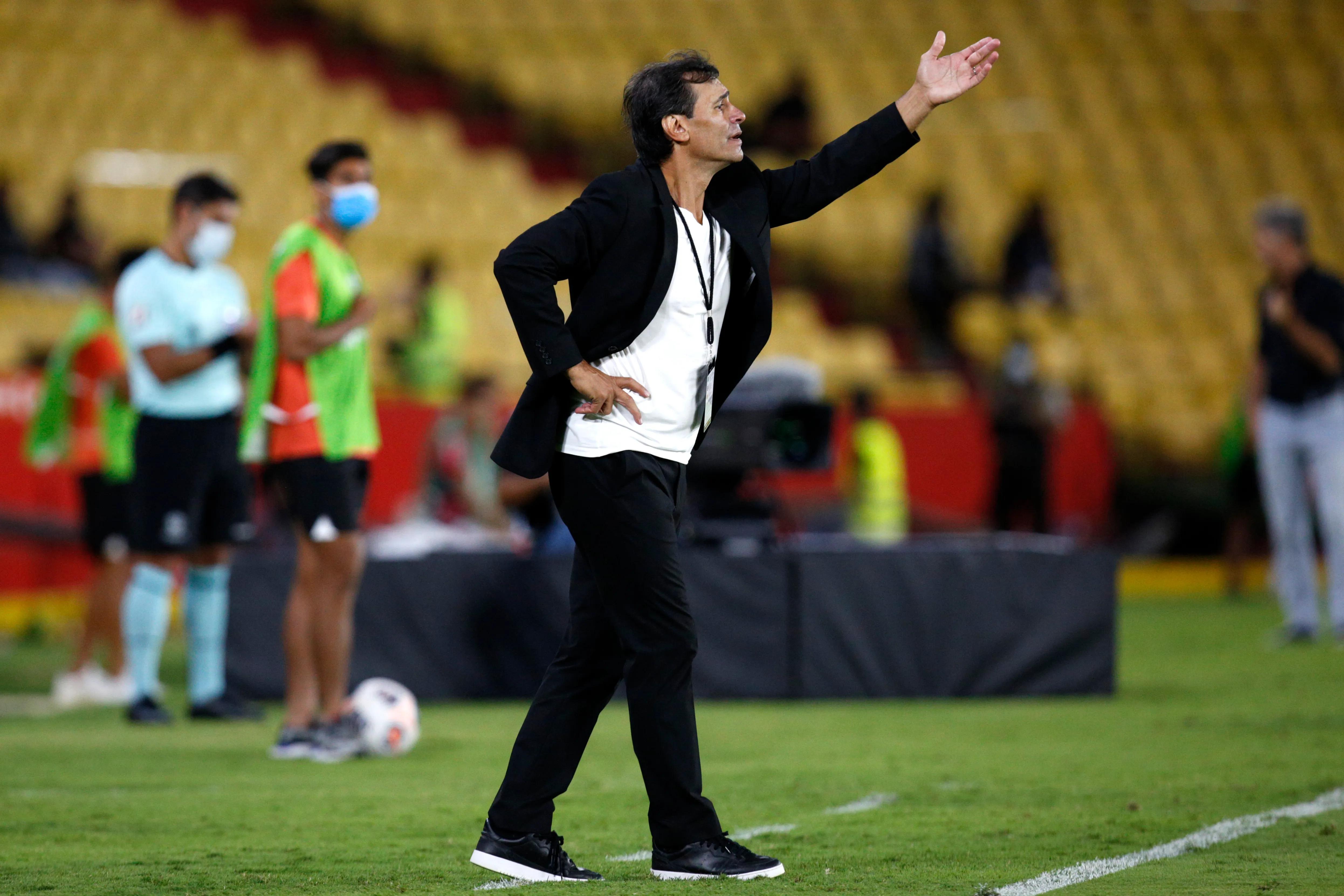 Fabián Bustos – DT Barcelona. Foto: Getty