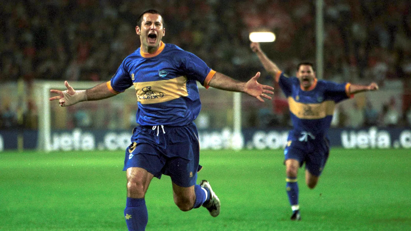 La primera camiseta del Alavés en honor a Boca: GETTY